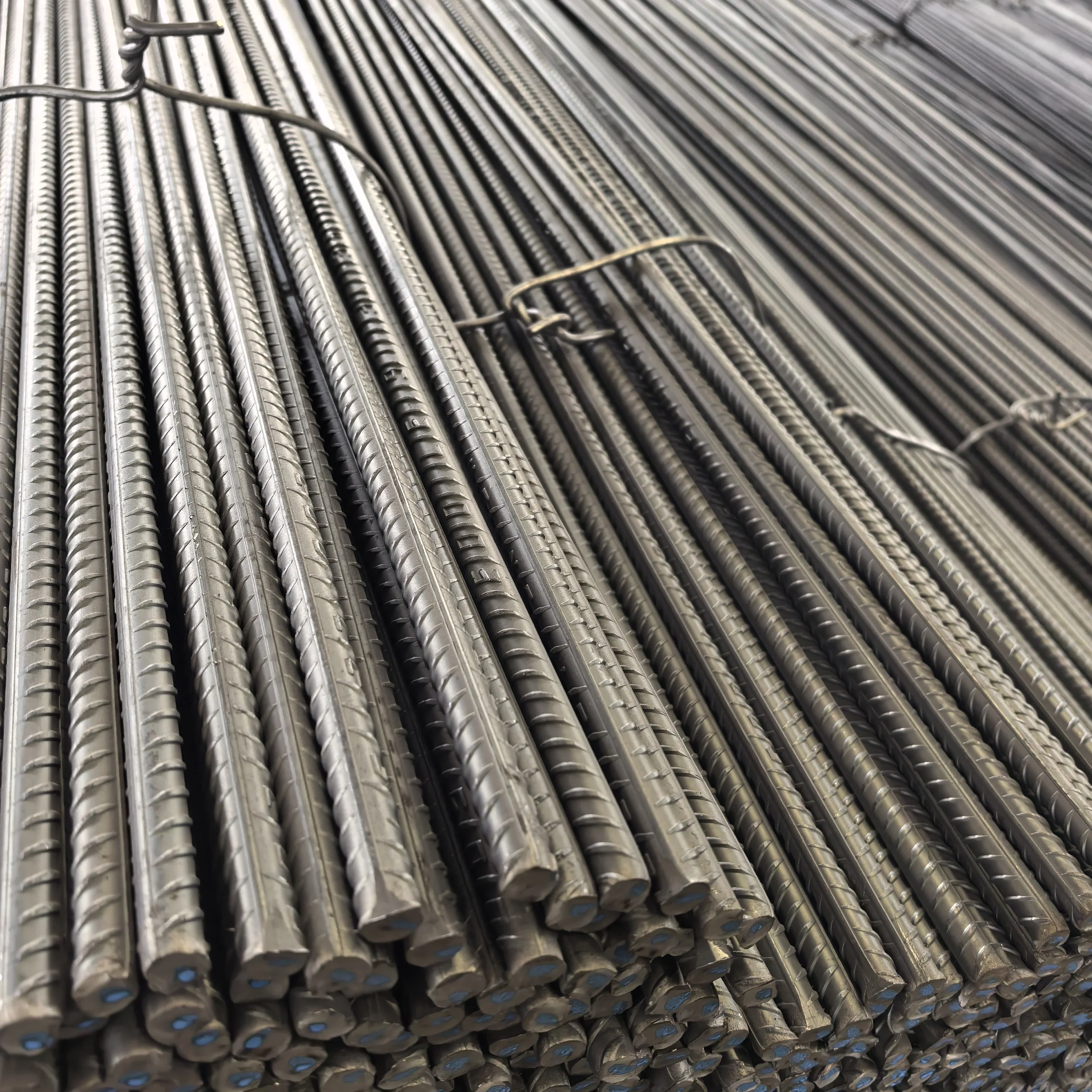 B500B B500A Armature Rebar 16mm 19mm 35mm Seismic Resistance Steel Rebar Bst 420s Bs4449 HRB400 Price Per Ton Welding Bending