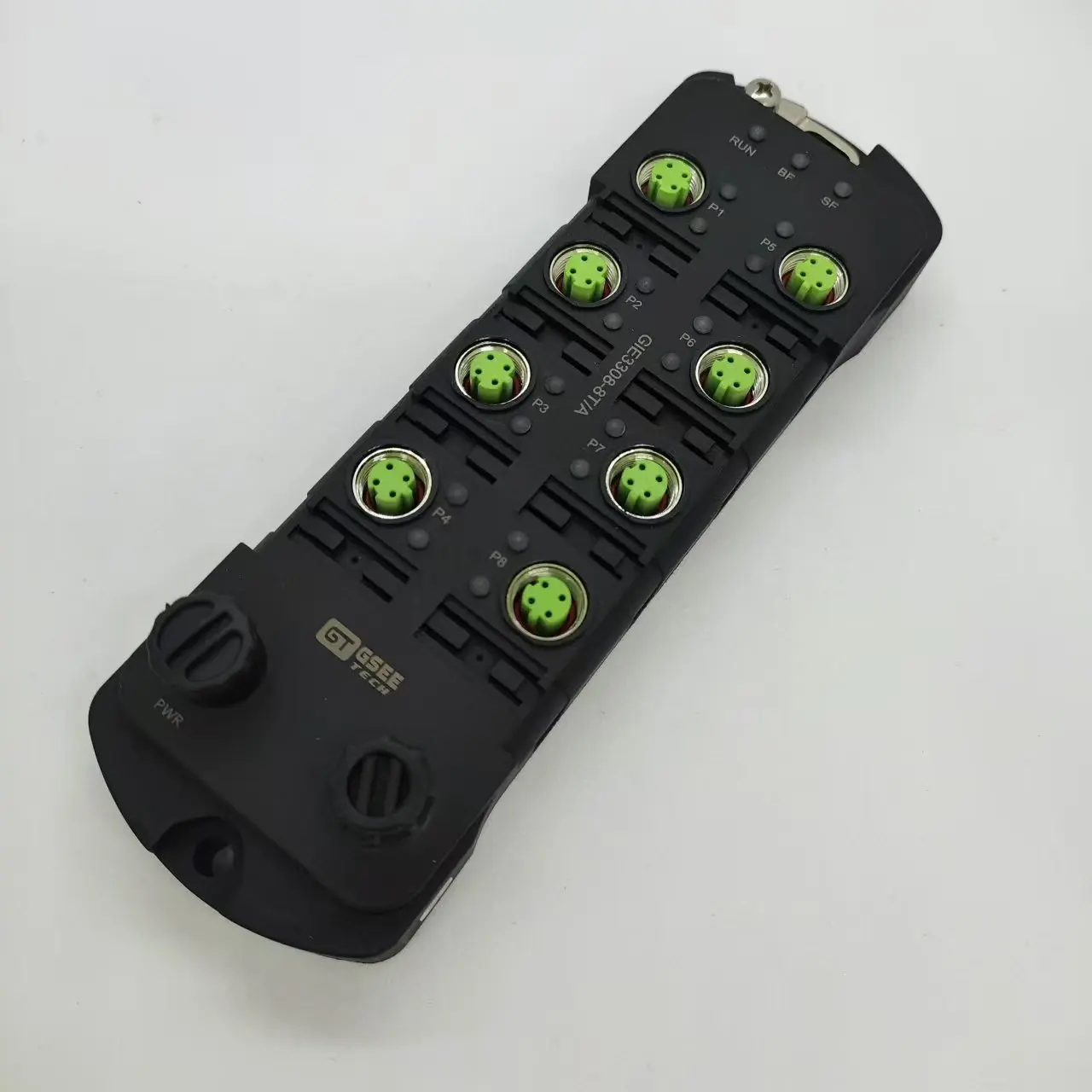 Przełącznik zarządzalny o szybkości 10/100 Mbps z automatyczną negocjacją prędkości, klasy ochrony IP67, z możliwością kaskadowania wejść/wyjść, zgodny z normami EN50155 i EN50121-3-2, przeznaczony do zastosowań w przemysłach.