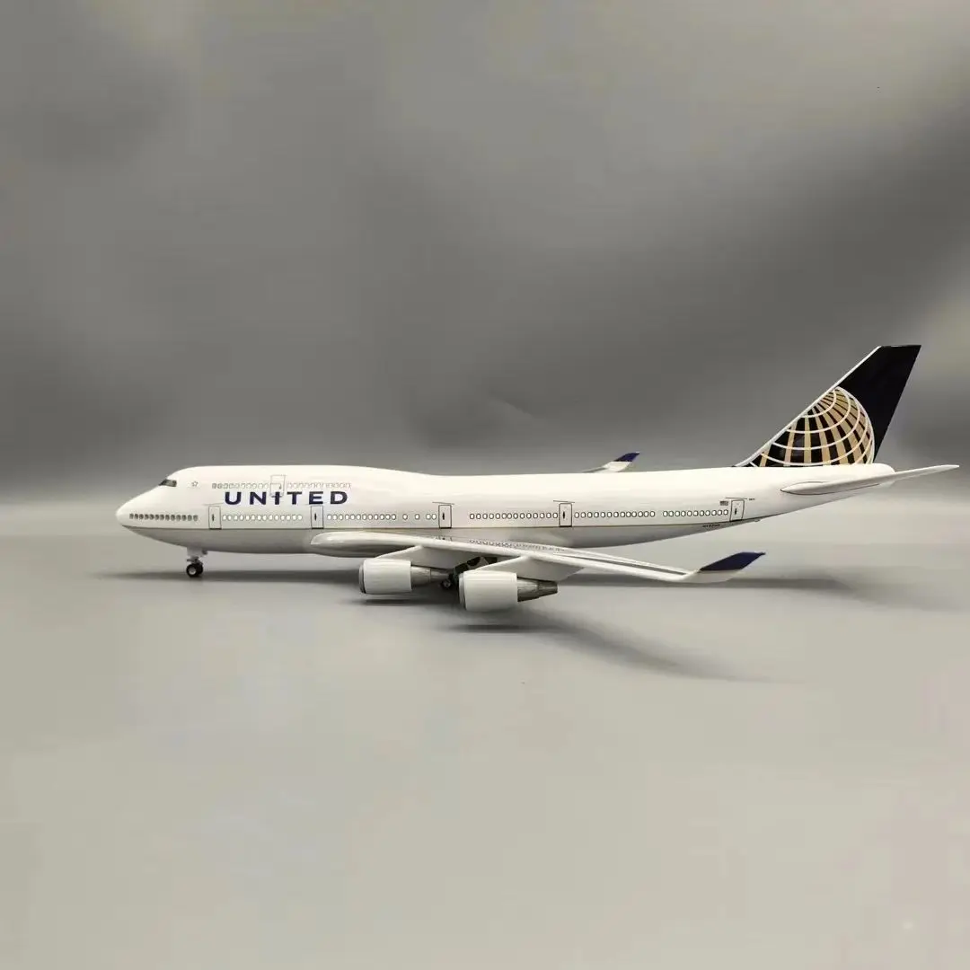 1:150 Scale 47cm 747 Airplane Model United Airlines Boeing B747 Aircraft Model with Lights and Landing Gear Die-cast Resin plane