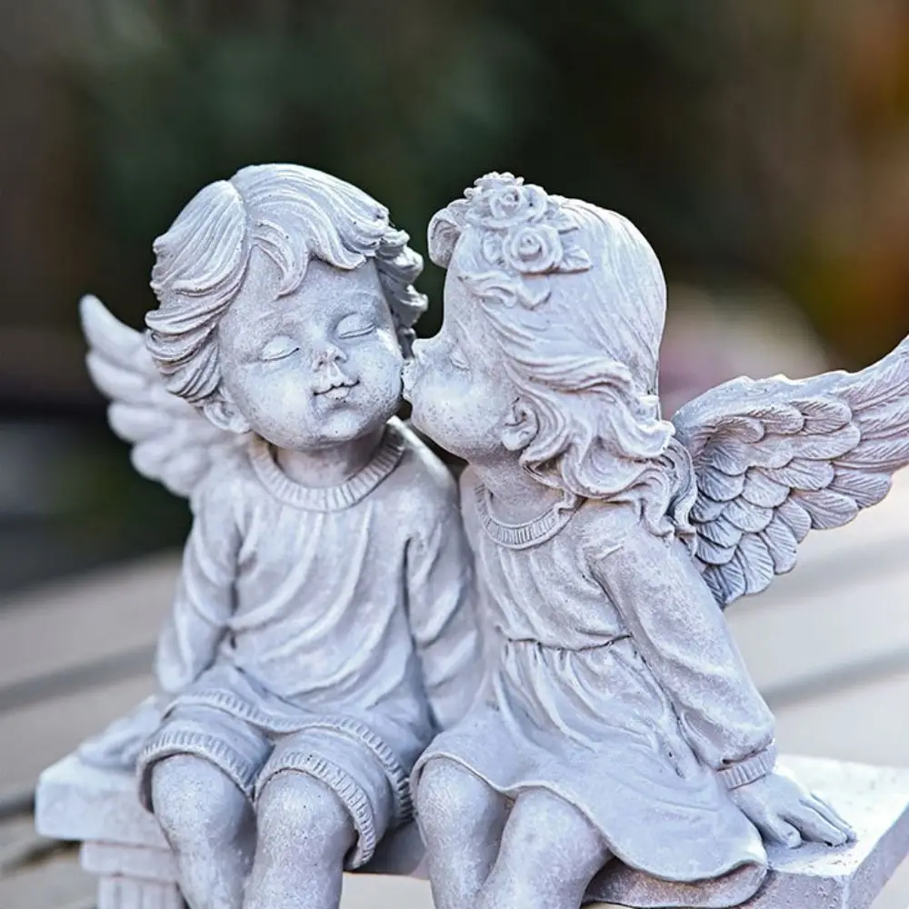 Retro Love-Themed Couples Angel Ornaments Charming Cute Resin Angel Statue Handcrafted Kissing Angel Figurine Christmas Gift