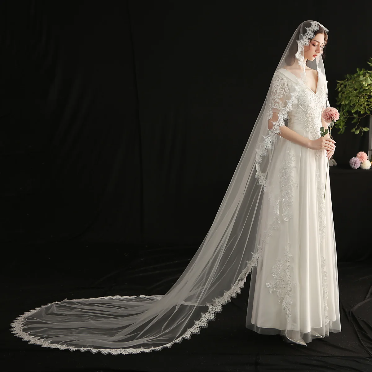 V659 European-Style Wedding Bridal Veil, Forest-Style White Lace Long Trailing Veil for Wedding Photoshoot, Wholesale