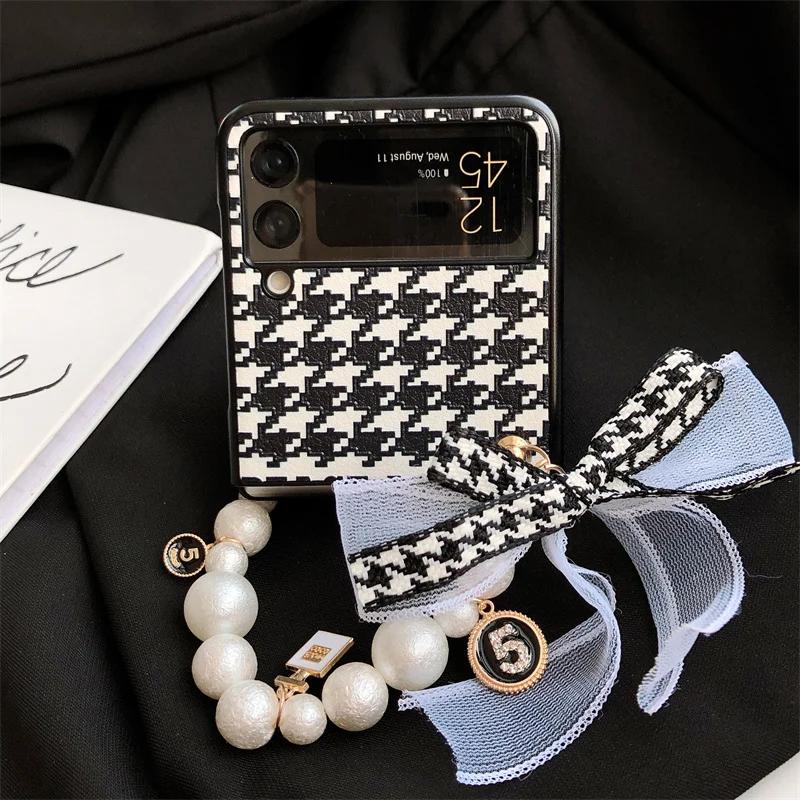 Elegante custodia portatile per telefono con ciondolo Bowknot in pizzo con bracciale di perle smerigliate per Samsung Galaxy Z Flip 5 4 3 Cover in