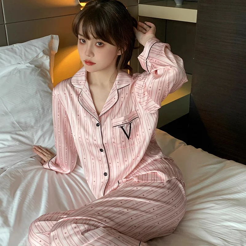 Women\'s Long-sleeved Ice Silk Pajamas Two-piece Set Printed High-end Ice Silk Can Be Worn Outside Can Be Worn At Home Spring