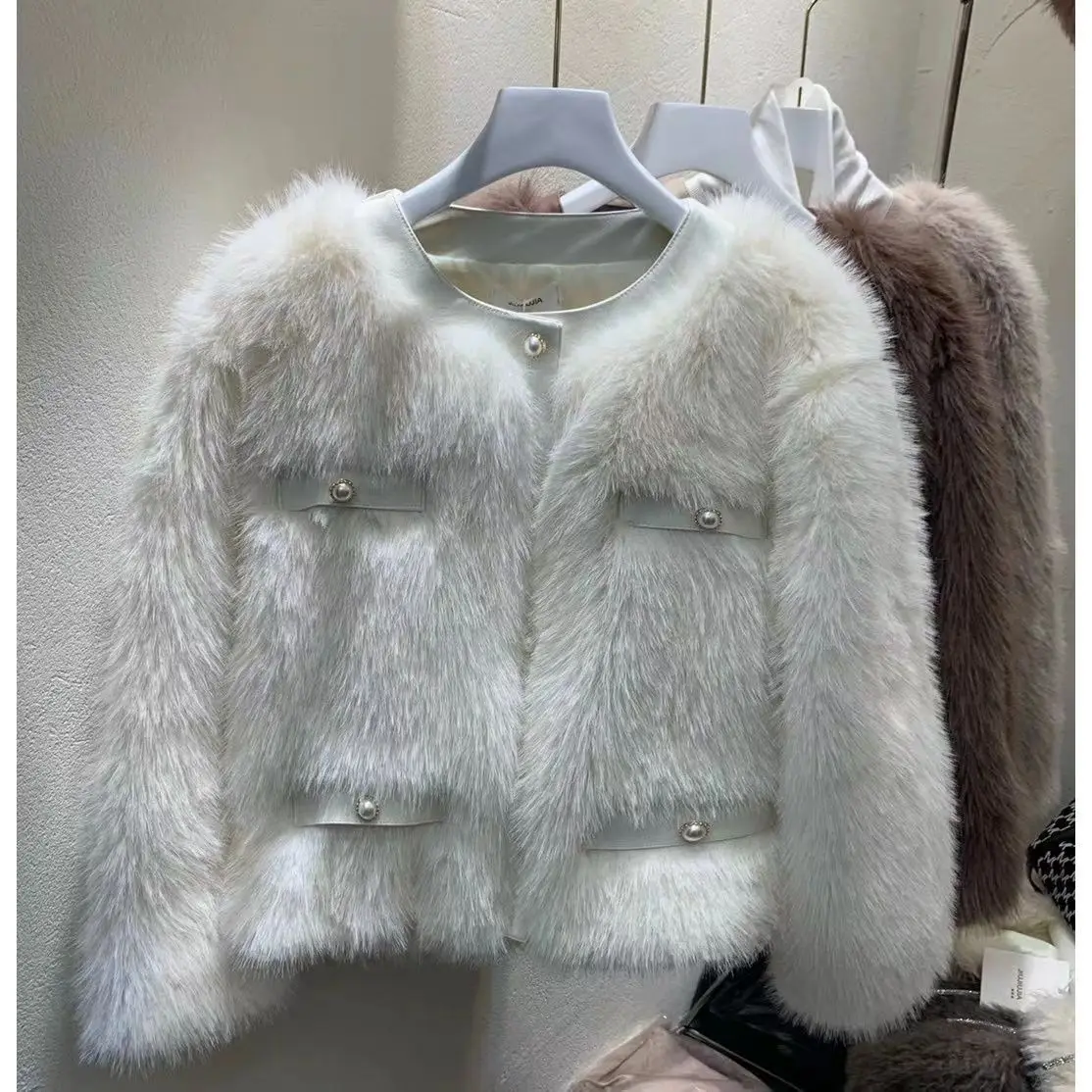 

Winter Women Artificial Fur Coat High Quality Luxury Faux Fur Jacket Thicken Long Sleeve Overcoat Fluffy Furry Outerwear Q16