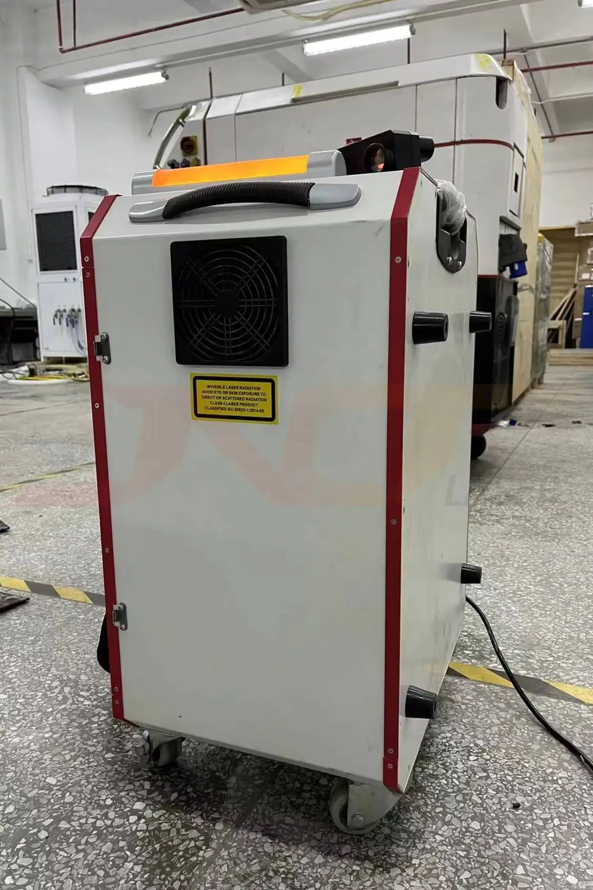 100W 200W 300W 500W Fibra a impulsi Pulizia Rimozione ruggine Pulitore portatile Laser Rimozione vernice per legno Hine