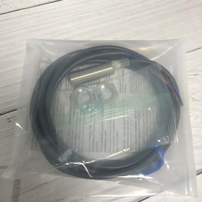 

Proximity switch E2E-X3D1 E2E-X3D2-N-Z high sensitivity sensor in Stock Electrical Engineering Standard
