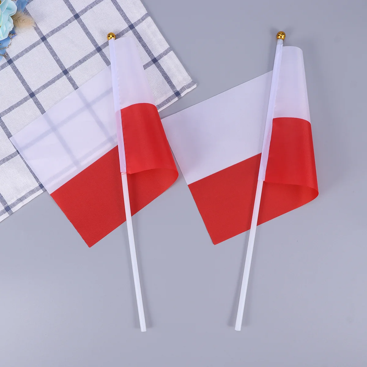 

50Pcs Durable Hand Held Poland Flags Party Garden Classroom Bar Decorations International Celebrations Poland Stick Flag