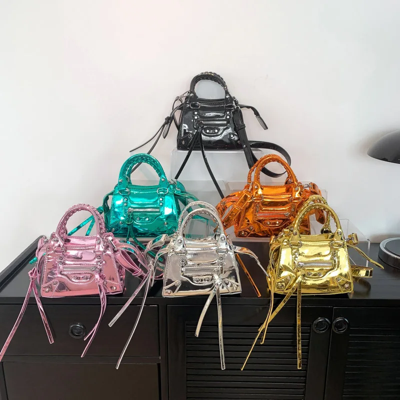 여성용 맞춤형 인스 감성 원숄더 크로스백 리벳 백 반짝이는 작은 사각형 PU 가죽 패션 액세서리