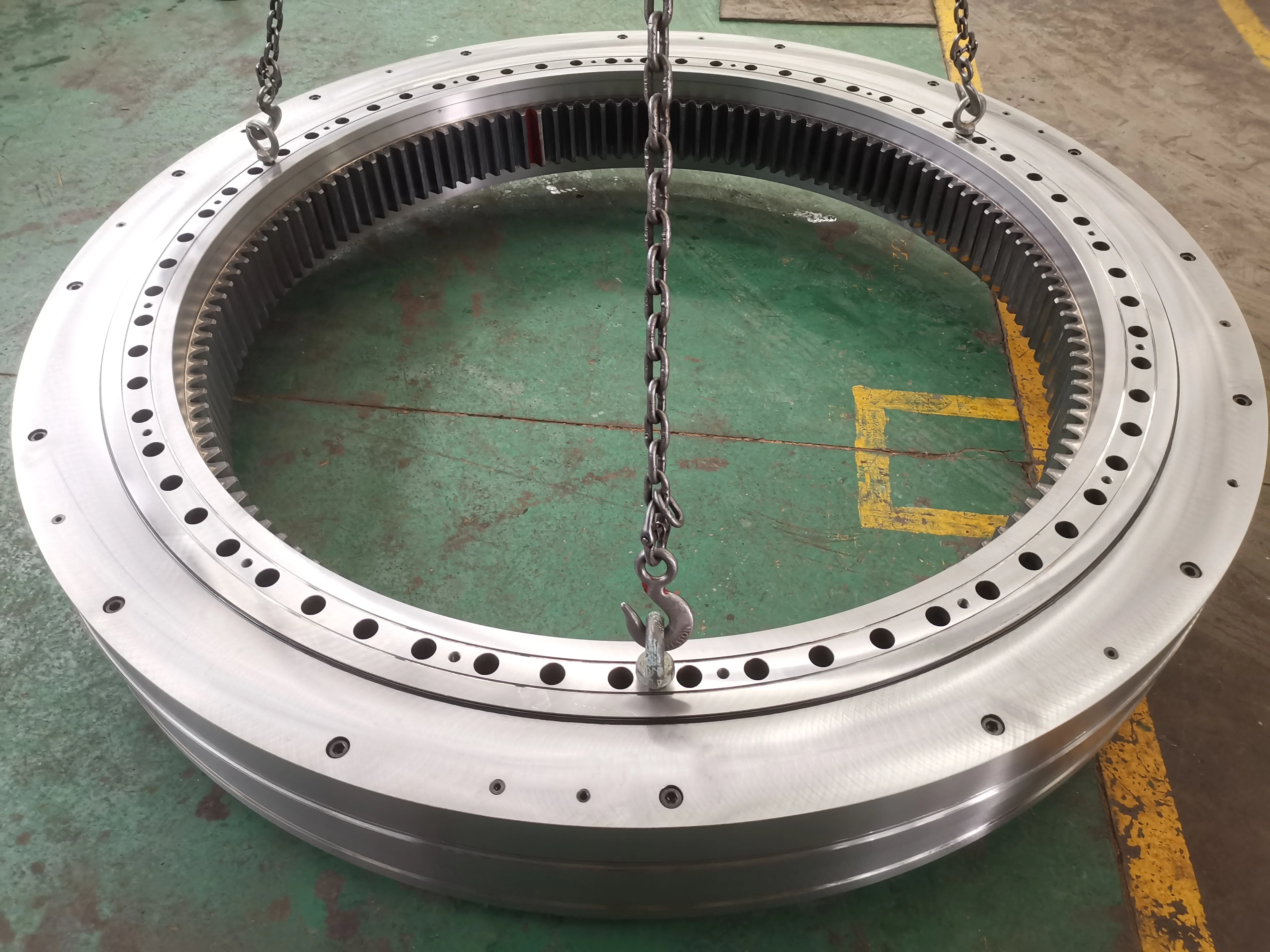 High Quality Rugged Slewing Bearings Low Price Shield Machine Bearing