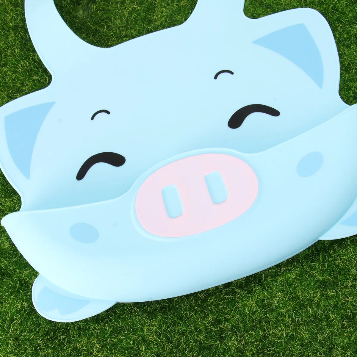 1Pcs Soft Silicone Waterproof Bib for Toddlers Cartoon Pig Design Feeding Drool Bib Easy Clean Stain Resistant Baby Nursing
