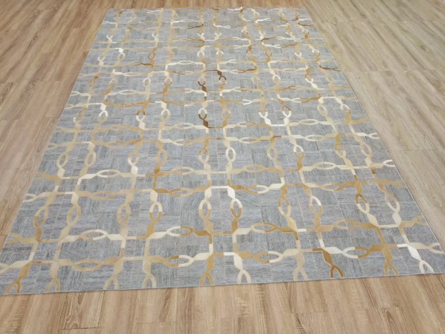 

Luxury Grey & Gold Patchwork Cowhide Rug Modern Design CR-14