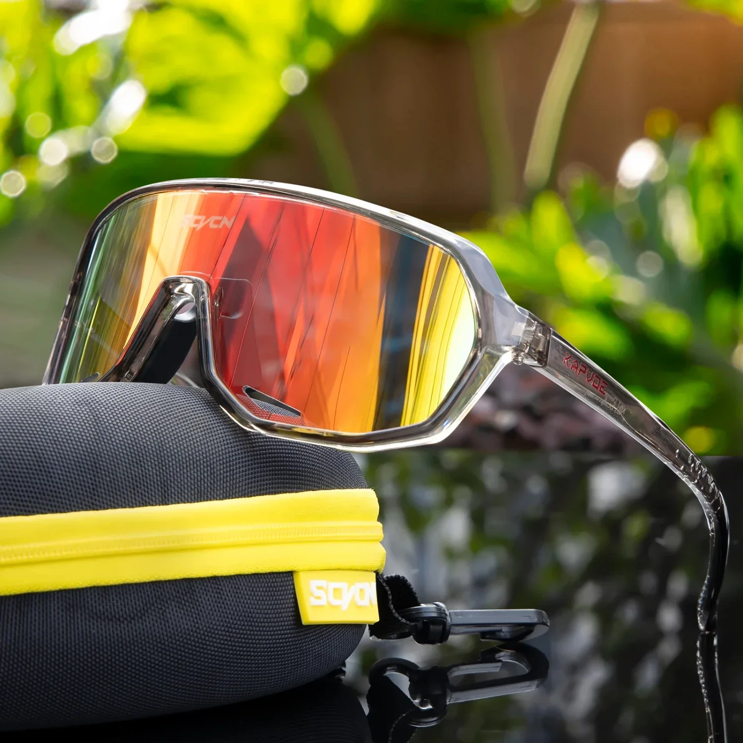 

Stylish and Lightweight UV400 Photochromic Sunglasses - Elevate Your Cycling Adventures with Essential Eyewear for Men and Women