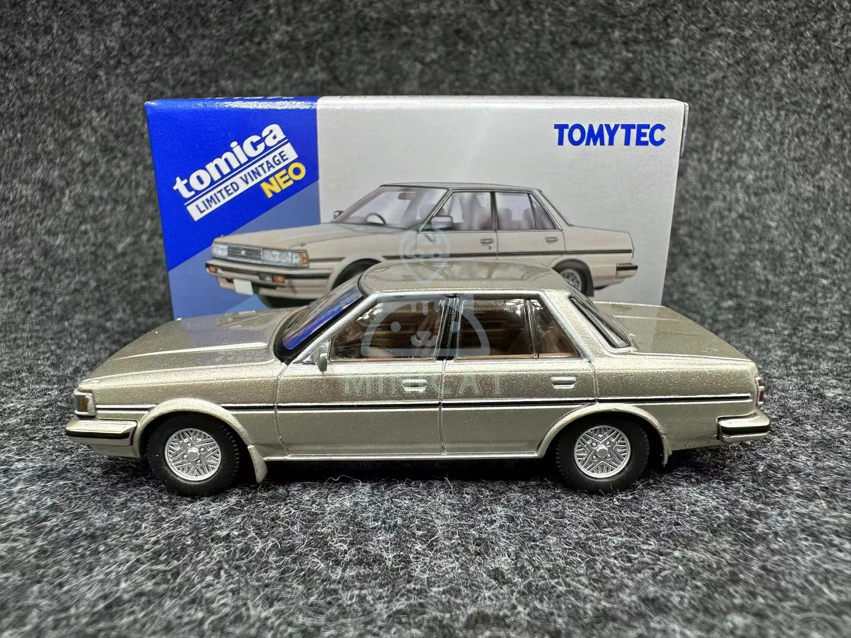 2405 Tomytec TLV 1/64  LV-N137c cresta CSL Twin Cam 24 creamy white gold 1986 Die-cast Alloy Car Model Collection Display Gift