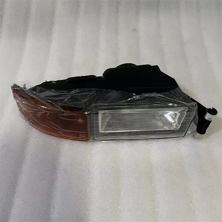 Front Fog Lamp 811W25320-6002 Front Combination Lamp Assembly Truck Spare Parts for SITRAK