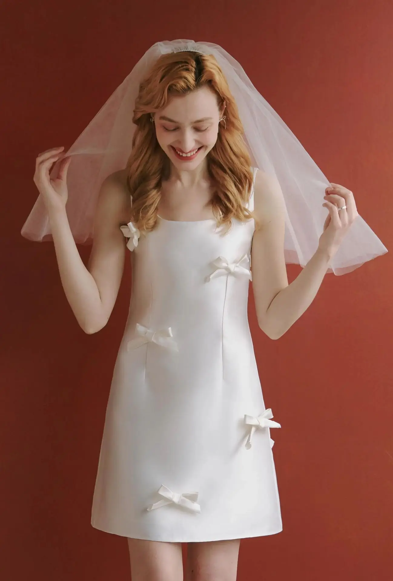 

Classic Short Princess A-line Wedding Dress Square Straps Bow Satin Sleeveless Mini Bridal Party Gowns Dress Vestido De Novia