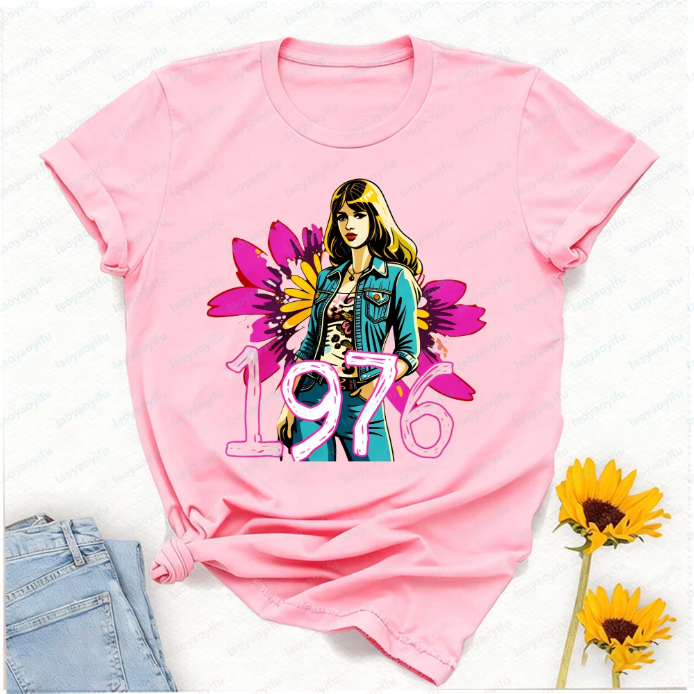 1976 Retro Groovy Girl T-Shirt - Women'S Fashion Of The 70S recension och pris