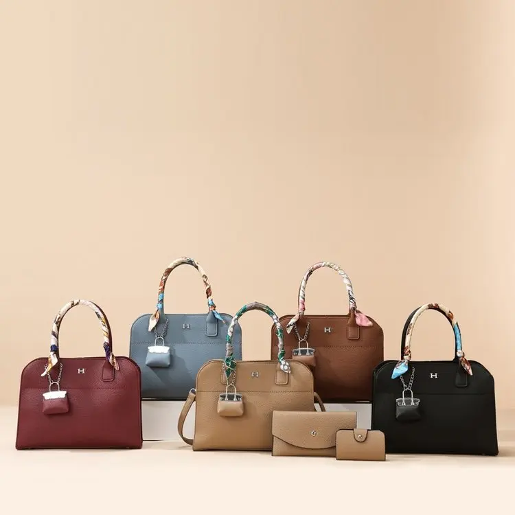 

2025 New Explosive 423 Fashion Versatile Light Luxury Splicing Underarm Bag Crossbody Bag Small Square Bag Handbag Shoulder Bag