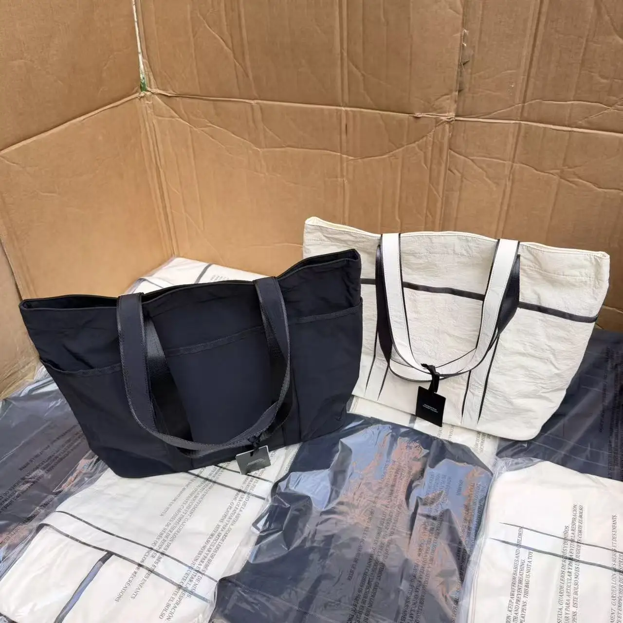 

Классическая вместительная нейлоновая водонепроницаемая сумка-тоут через плечо с контрастными цветовыми элементами, универсальная сумка для любого случая