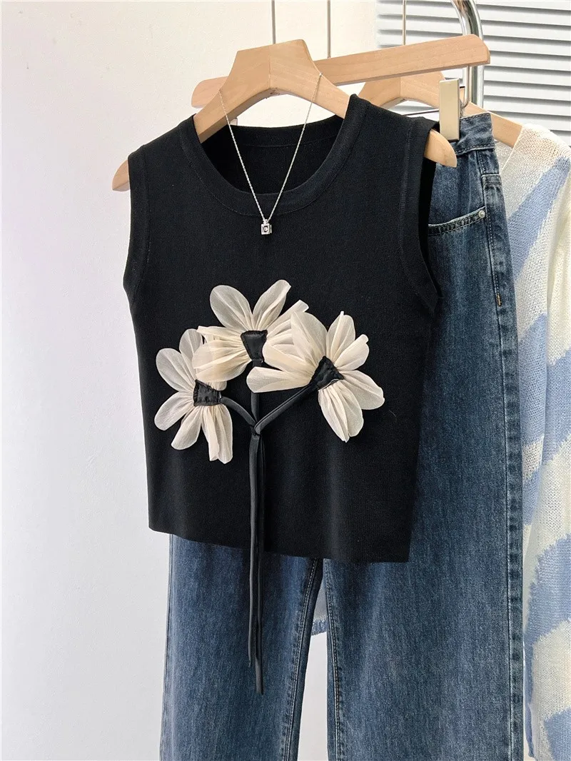 Stereo Flower Striped Slim Knit Vests Women Crop Tops Sleeveless O-neck Stylish Elegant Fashion Chic Ladies Knitwear Jumper 2023