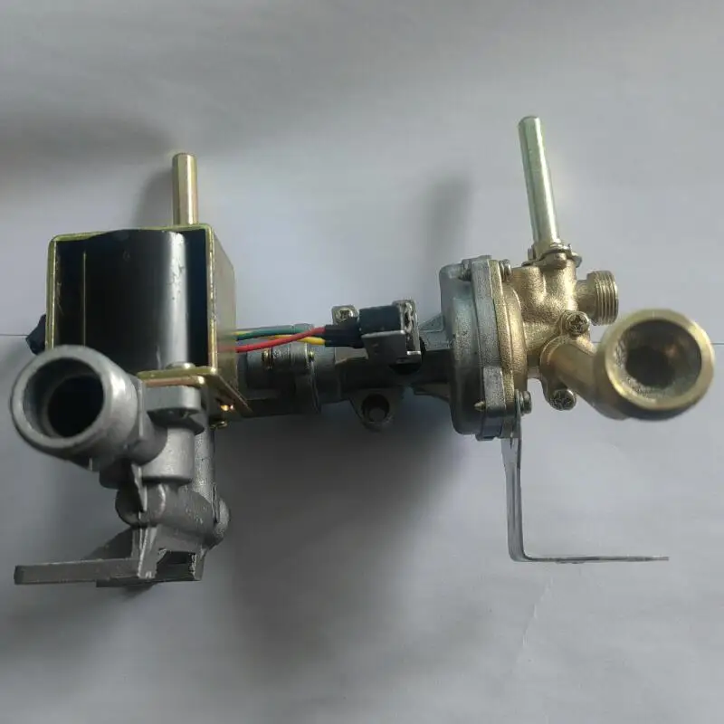 130 مللي متر ارتفاع 6-7L أجزاء سخان مياه يعمل بالغاز صمام تجميع المياه والغاز عمود قصير