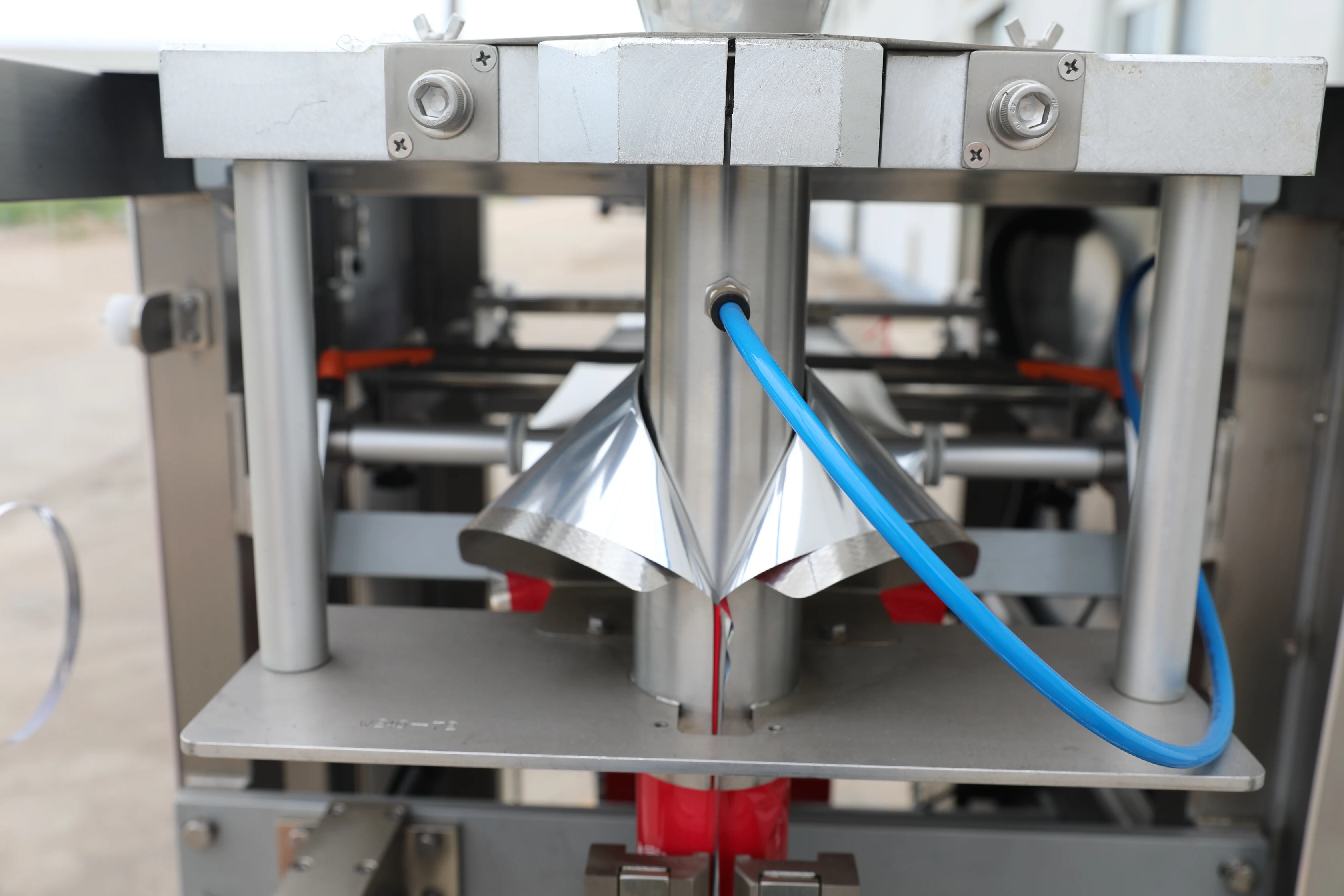 YD-720縦型フォームフィルシーリングマシン空気圧式新型多機能食品包装紙袋パウチ包装機