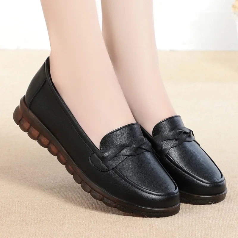 

Women Shoes Low Top Round Toe Loafers Waterproof Moccasin Solid Color Versatile Casual Flat Shoes for Women 2025