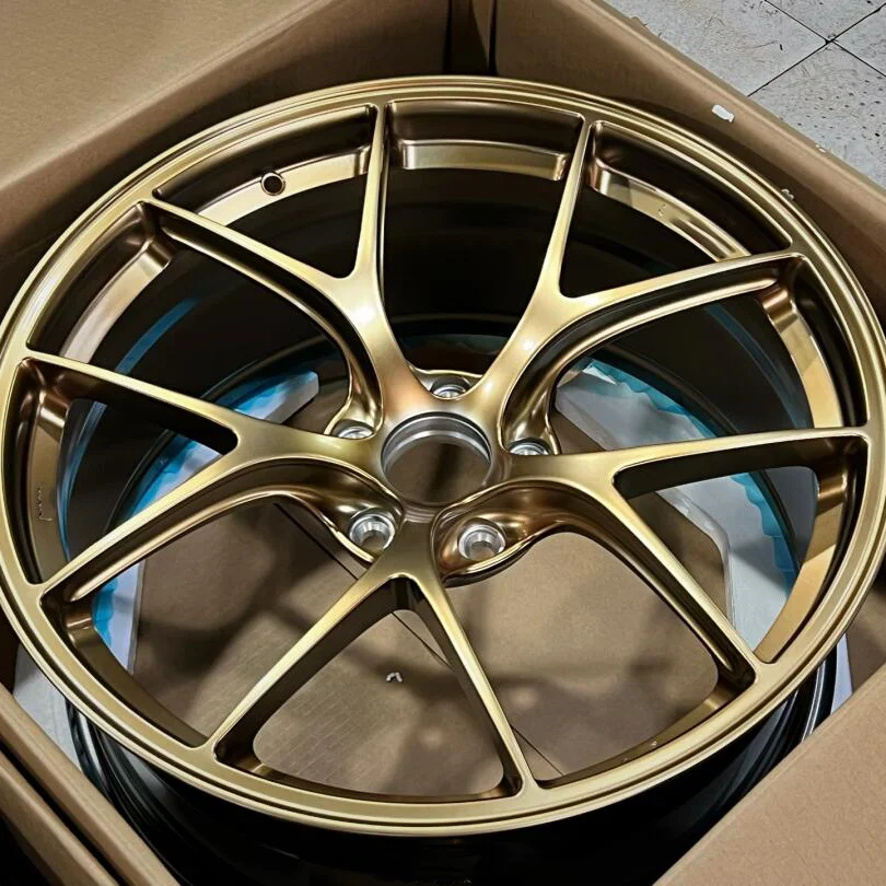 حافة سبائك الألومنيوم عجلة مزورة مخصصة مجوفة تكلم 17 18 19 20 21 22 بوصة لسيارات BMW M4 أودي Q3 A3 VW GTI