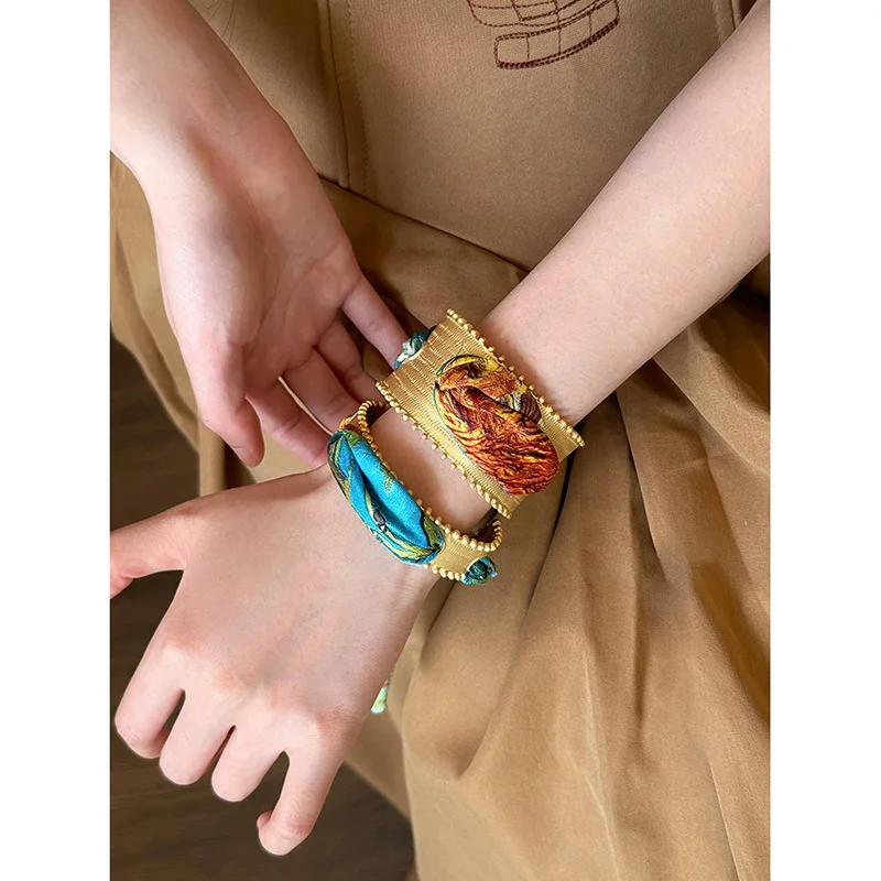 ΠΡΠ°ΡΠΎΡΠ½ΡΠΉ ΡΠ΅Π»ΠΊΠΎΠ²ΡΠΉ ΡΠ°ΡΡ Π²ΠΎ ΡΡΠ°Π½ΡΡΠ·ΡΠΊΠΎΠΌ ΡΡΠΈΠ»Π΅ ΡΠ΅ΡΡΠΎ, ΠΌΠ°ΡΠΎΠ²ΡΠΉ Π·ΠΎΠ»ΠΎΡΠΎΠΉ ΠΎΡΠΊΡΡΡΡΠΉ Π±ΡΠ°ΡΠ»Π΅Ρ, ΠΆΠ΅Π½ΡΠΊΠΈΠΉ Π½ΠΈΡΠ΅Π²ΡΠΉ Π΄ΠΈΠ·Π°ΠΉΠ½, ΠΌΠ½ΠΎΠ³ΠΎΡΠ»ΠΎΠΉΠ½ΡΠ΅ ΡΠΊΡΠ°ΡΠ΅Π½ΠΈΡ ΠΡΠ°ΡΠΎΡΠ½ΡΠΉ ΡΠ΅Π»ΠΊΠΎΠ²ΡΠΉ ΡΠ°ΡΡ Π²ΠΎ ΡΡΠ°Π½ΡΡΠ·ΡΠΊΠΎΠΌ ΡΡΠΈΠ»Π΅ ΡΠ΅ΡΡΠΎ, ΠΌΠ°ΡΠΎΠ²ΡΠΉ Π·ΠΎΠ»ΠΎΡΠΎΠΉ ΠΎΡΠΊΡΡΡΡΠΉ Π±ΡΠ°ΡΠ»Π΅Ρ, ΠΆΠ΅Π½ΡΠΊΠΈΠΉ Π½ΠΈΡΠ΅Π²ΡΠΉ Π΄ΠΈΠ·Π°ΠΉΠ½, ΠΌΠ½ΠΎΠ³ΠΎΡΠ»ΠΎΠΉΠ½ΡΠ΅ ΡΠΊΡΠ°ΡΠ΅Π½ΠΈΡ