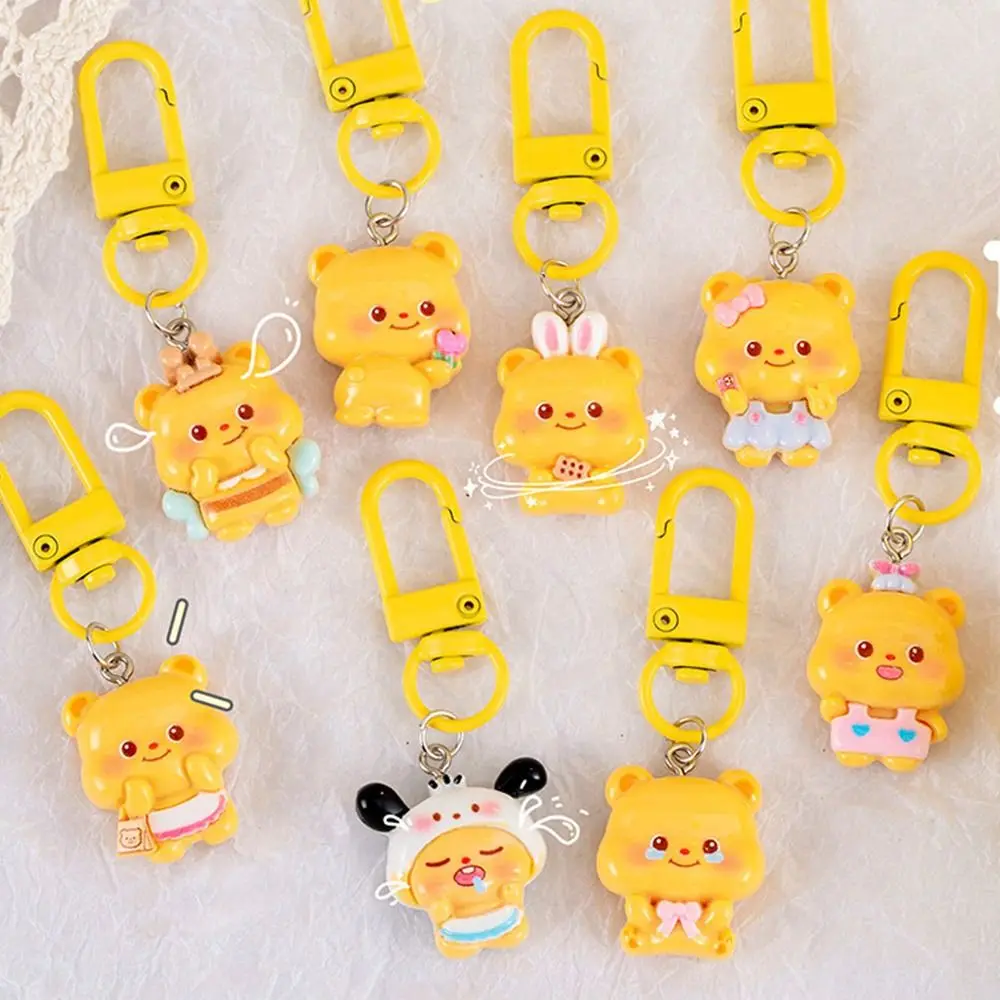 Подвеска в виде медведя из смолы