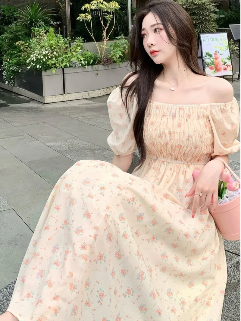 

2024 Single Shoulder Bubble Sleeve Fragmented Flower Dress for Women's Summer French Vacation Style Long Dress Gentle Style VYDT