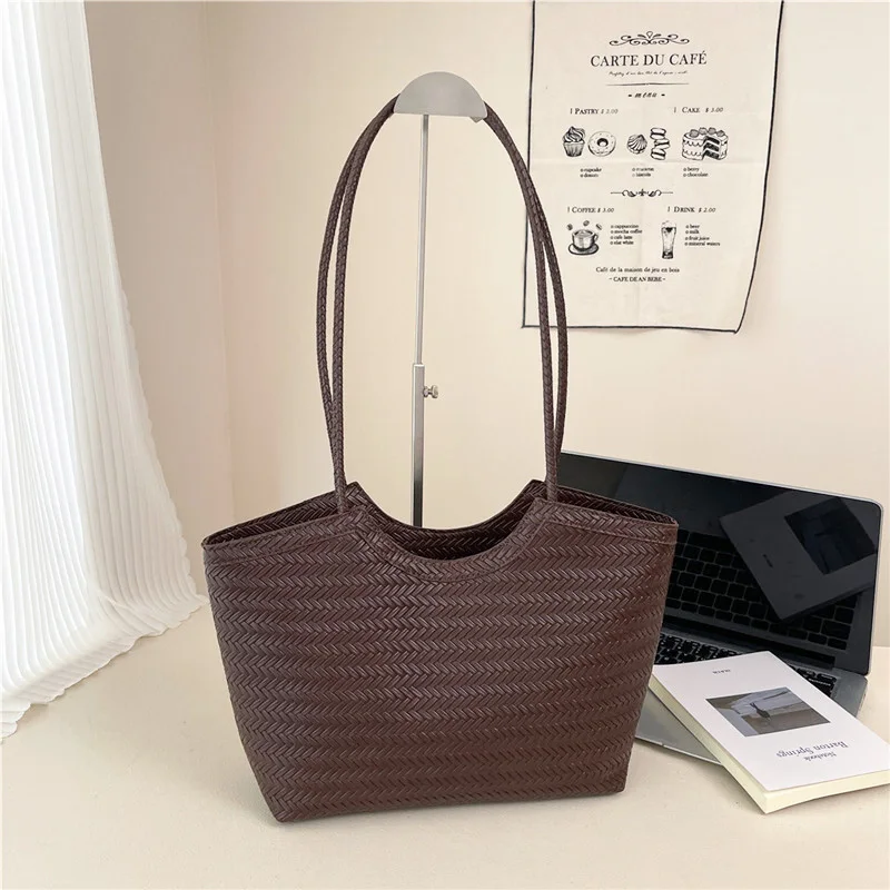 Modische Handtasche für Damen, strukturiertes Gewebe, glänzende Oberfläche, geräumiges PU-Material, verschleißfest, Reißverschluss, Komfortgurt – Detail 9