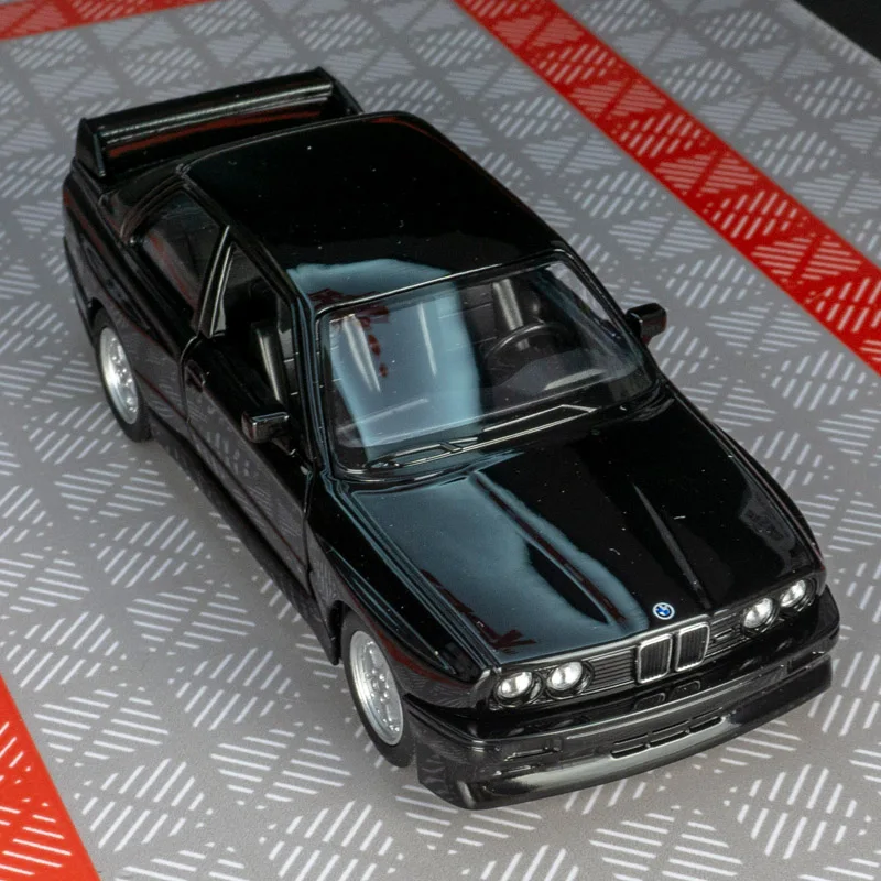 

1:36 BMW M3 E3 1987 alloy car model ornament collection, two doors can be opened, boy's power toy car