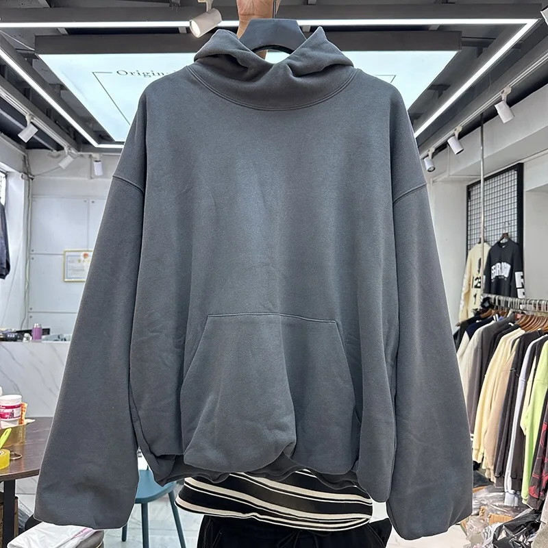 Double-collar hoodie with lantern sleeve profile