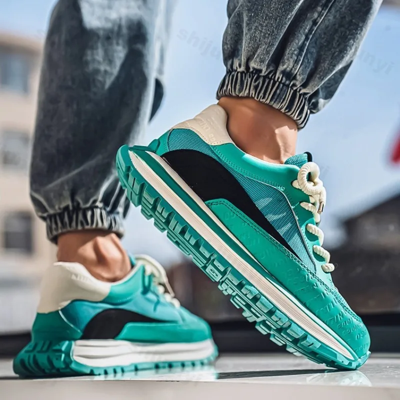 

Осень 2024, новая модная тенденция, универсальная повседневная спортивная обувь на толстой подошве для мужчин, удобные низкие кроссовки на платформе с мягкой подошвой