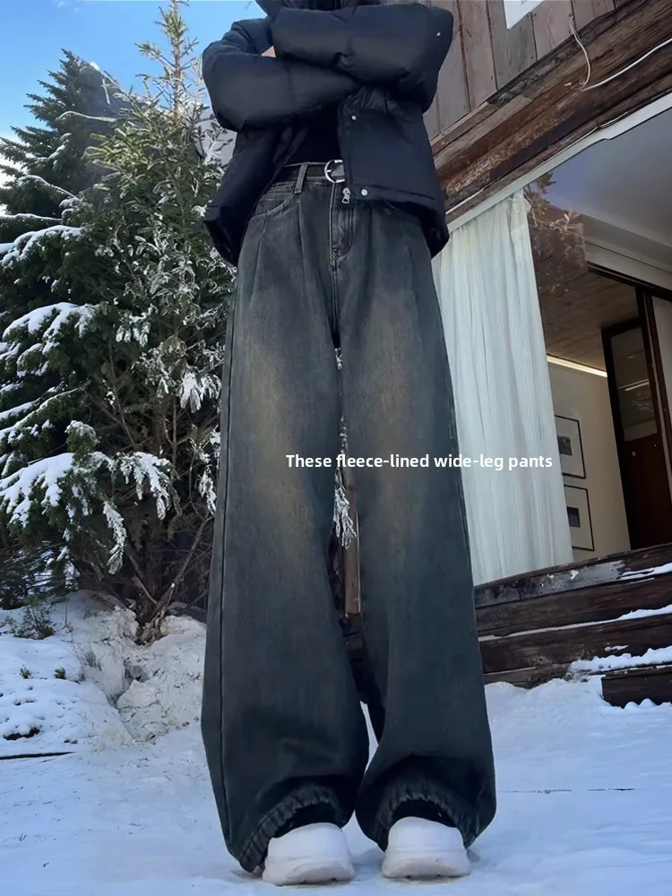 

plus Size Vintage Blue Fleece Lined Denim Jeans Women Winter 2025 New Pear Shape Slimming Warm Wide Leg Narrow Style Pants