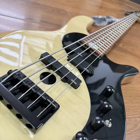 5-String Electric Bass Guitar-Glossy Veneer Of Natural Wood Body Black Hardware SuHitable for Rock Metal Rhythm Ships Free