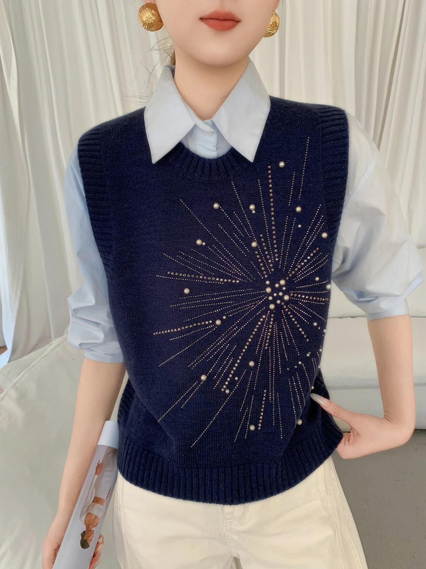

2025 Autumn Winter New Sle Women's Knitted Wool Vest Slim Fit Pearl round Ne Svel Layering Camere oulder Pad