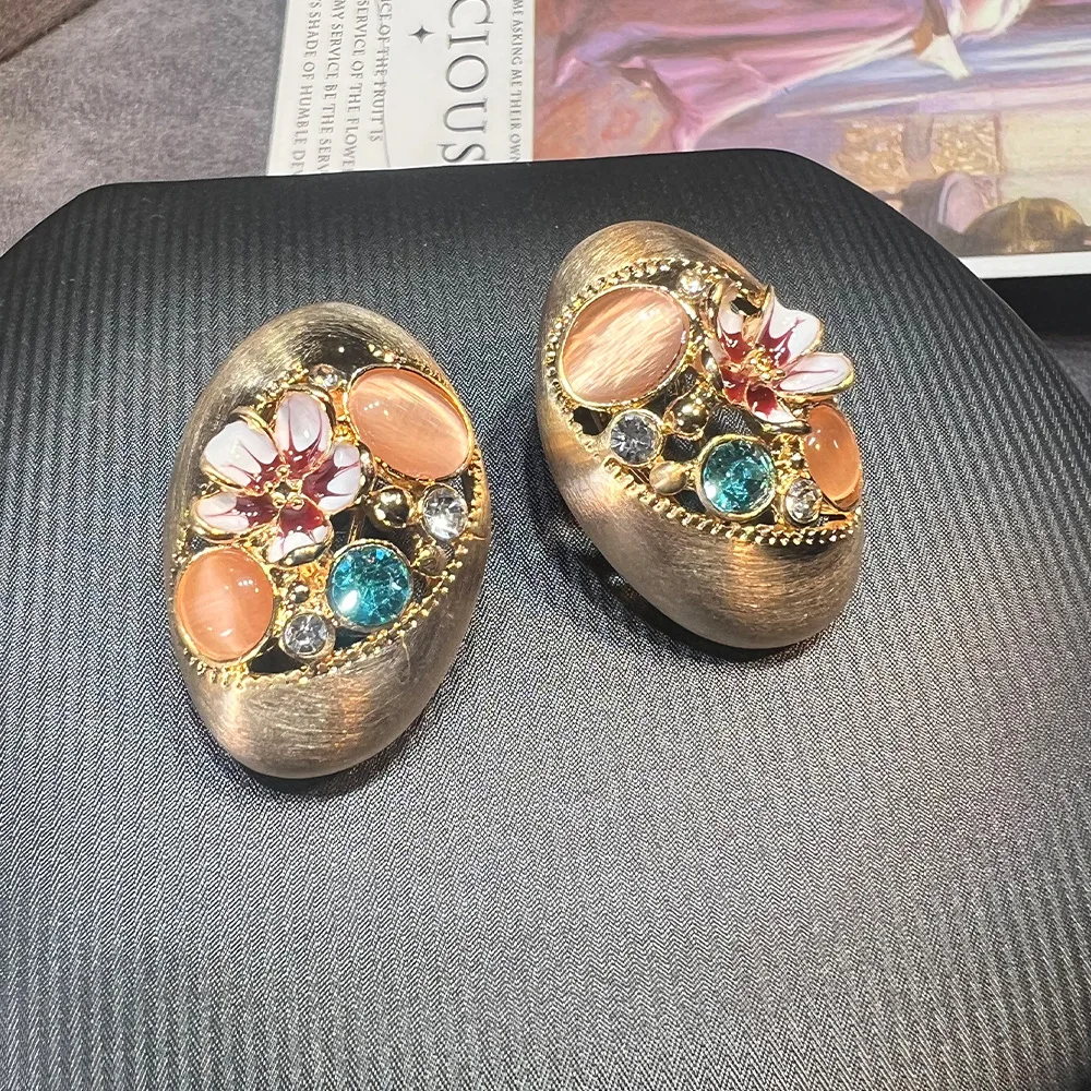 New brushed opal 18K exquisite versatile, oval Internet celebrity explosion exquisite fashion advanced S925 earrings