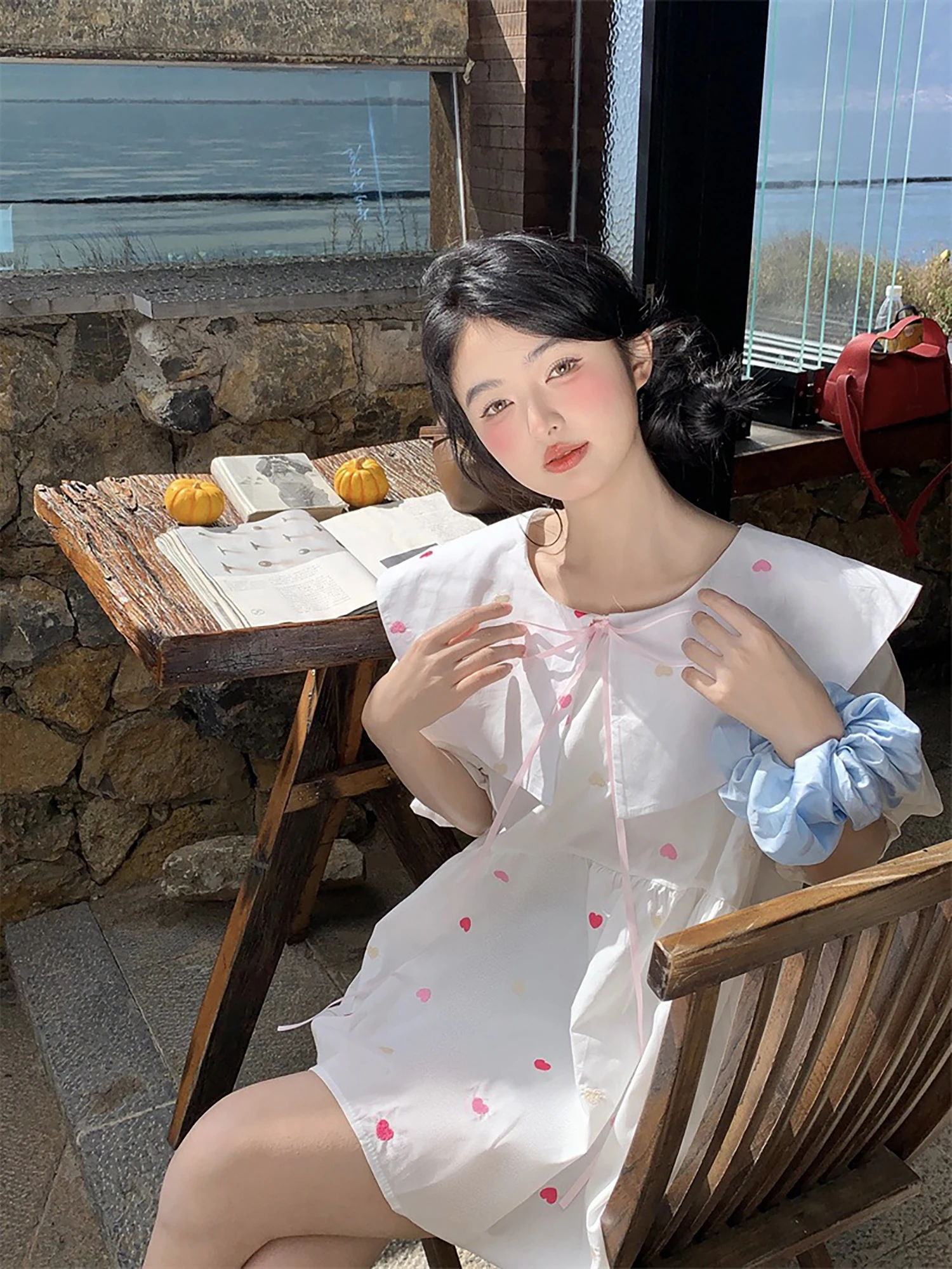

Женское весеннее платье Vanwenwen Cream Heart Shaped White Dress, милое, нежное, А-силуэта, короткое, с вышивкой, свободной талией и рукавами-фонариками