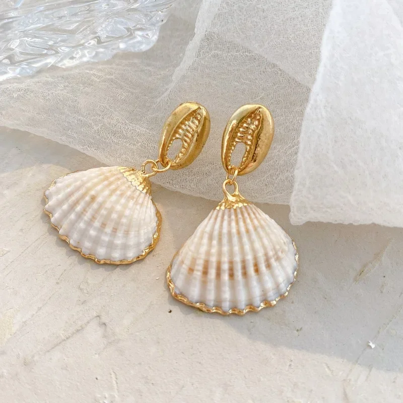 Bohemian Gold Shell Earrings Trendy 2025 Fashion Jewelry Woman Seaside Decor Gothic Eardrops Korean Accessory