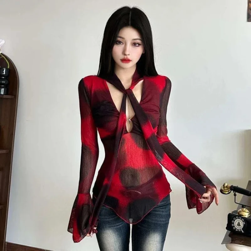 

Винтажные красные облегающие топы с принтом Mujer 2025 Весенняя новая сетчатая футболка с длинным рукавом для женщин Сексуальная футболка с v-образным вырезом и вырезом