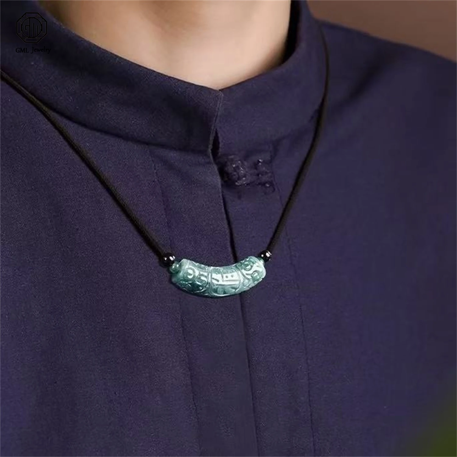 

Натуральный нефритовый кулон класса А, изогнутой формы, с выгравированным иероглифом «Фу», синий, цвета «вода», полупрозрачный, унисекс, для мужчин и женщин, ювелирное изделие из драгоценного камня, подарок