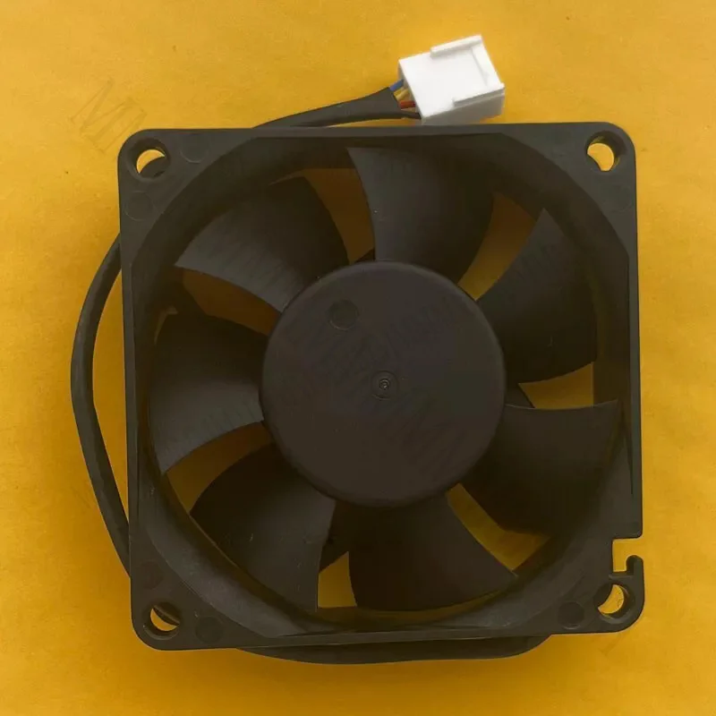 TT  MAGIC MGT7012YR-W25 HF DC12V 0.39A 7025 7CM 4-wire PWM cooling fan