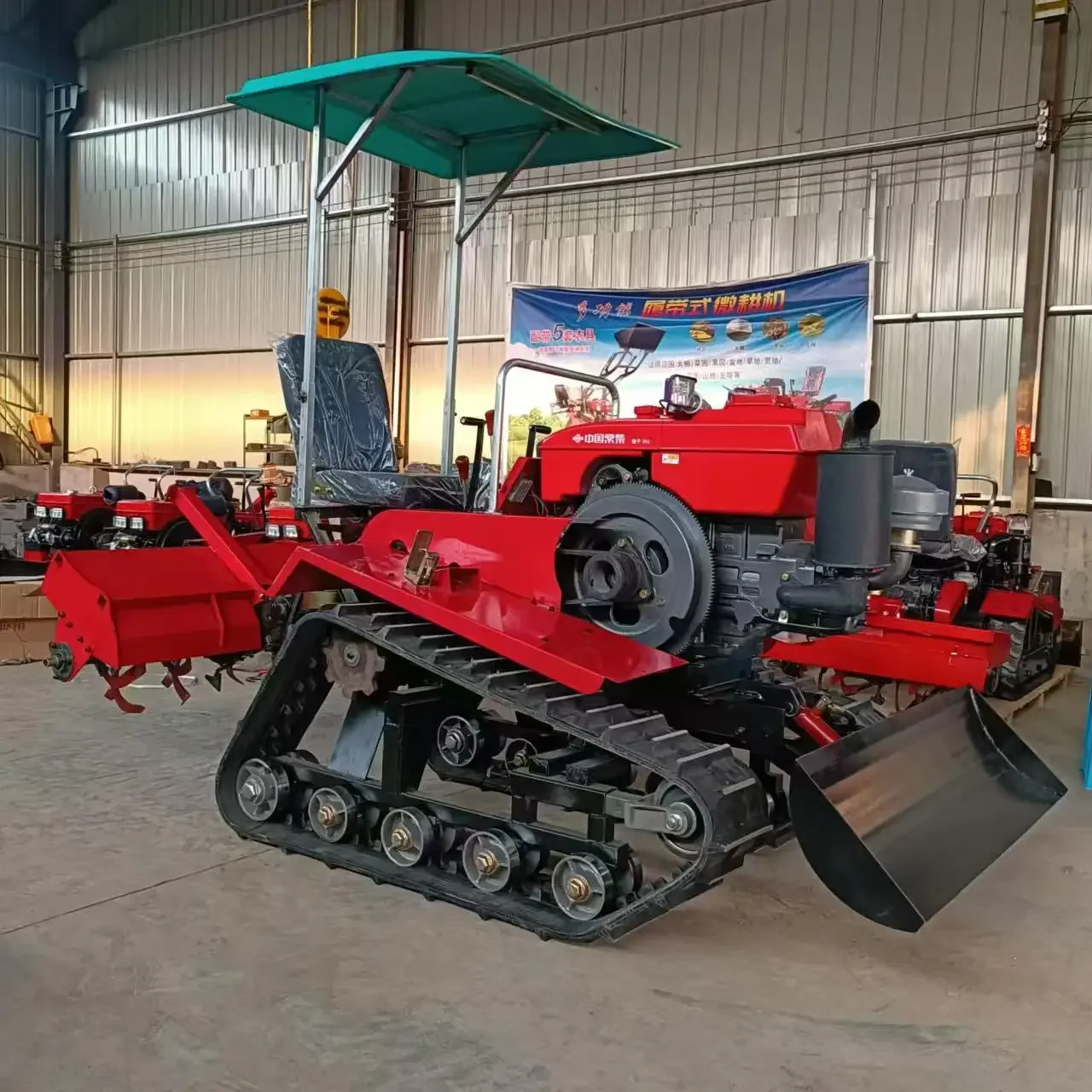 รถแทรกเตอร์ Mini Track การเกษตรที่ขายดีที่สุดในจีนรีโมทคอนโทรล Mini Track Cultivator25HP