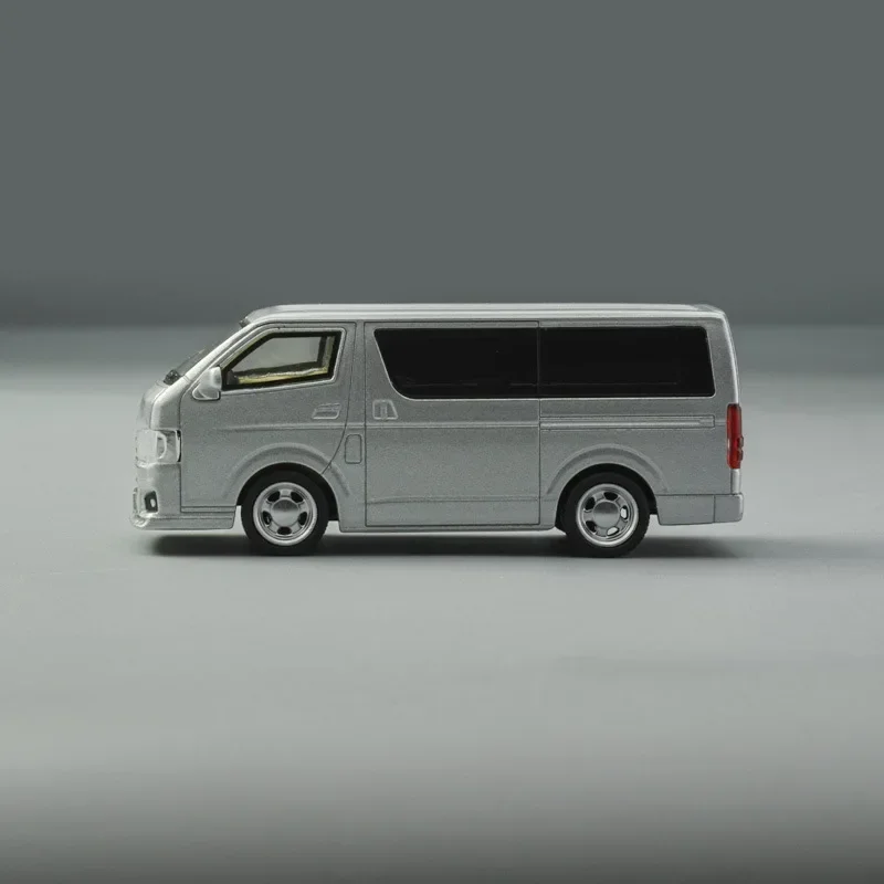 Modelo de coche de aleación MPV Hiace 1:64, juguete de Metal fundido a presión, Mini vehículo, modelo de simulación, escala en miniatura, regalos para niños, decoración