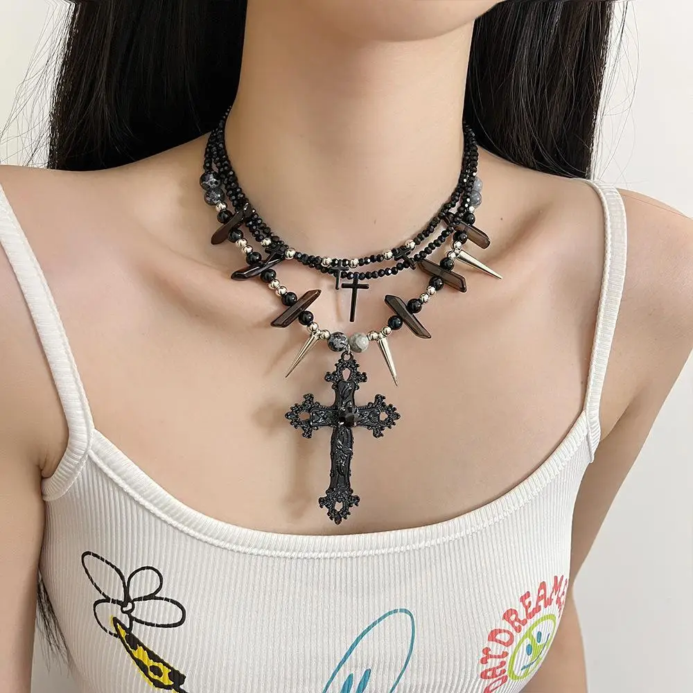 

Punk Style Minority Layered Cross Choker Necklace Dark Spliced Light Luxury Advanced Collarbone Chain Rivet Necklace