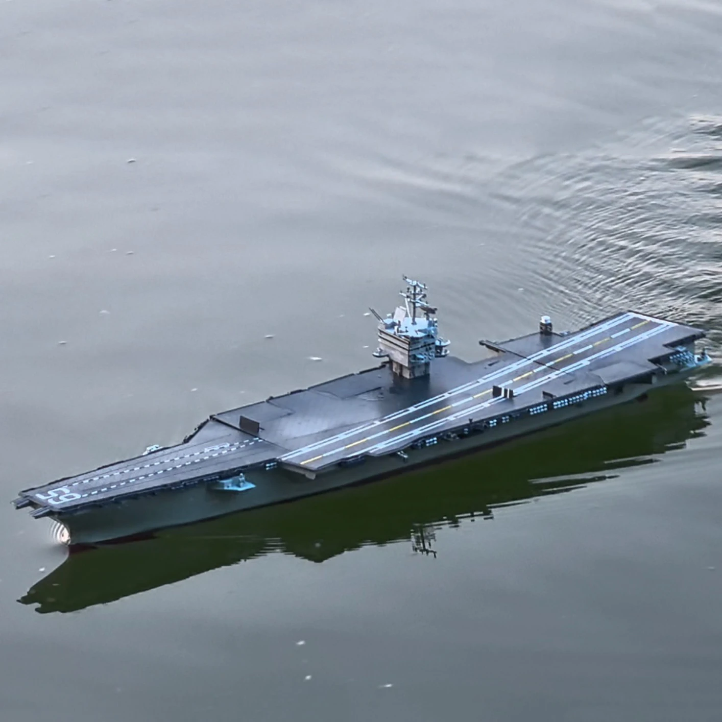 

Радиоуправляемая лодка 110 см, 90 s, версия авианосителя Enterprise, лодка с дистанционным управлением, четыре двигателя 180, радиоуправляемая лодка, модель RTR, игрушка для взрослых