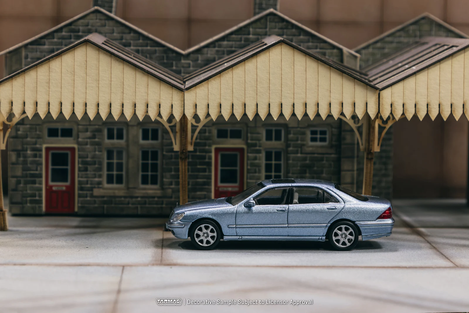 

Tarmac Works 1:64 S-Class Horizon Blue Metallic Model Car