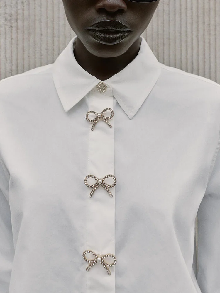 Winter 2025 New Women's irt Versatile Long Sve Silk Jewelry Button Decorated Simple Match All Seasons 8372308 250