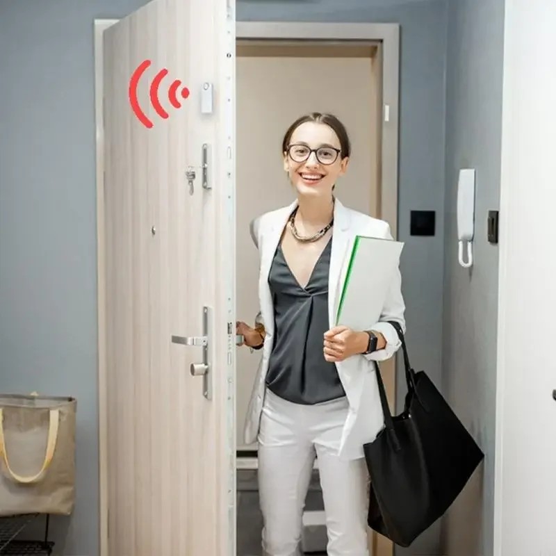 

Wireless Door Window Alarm Sensors With Remote Control 130dB Security Alarm Device for Door Window 896C